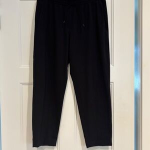 Black Lululemon Tapered-Leg Mid-Rise 7/8 Length Luxtreme Pant
